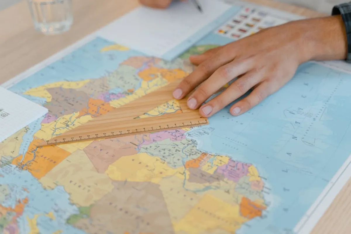 Mapa do Brasil com pontos destacando diferentes universidades pelo país