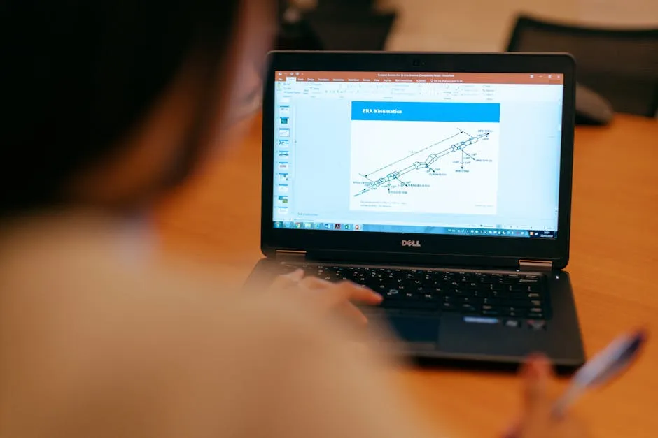 Tela de computador mostrando software de gerenciamento de referências bibliográficas